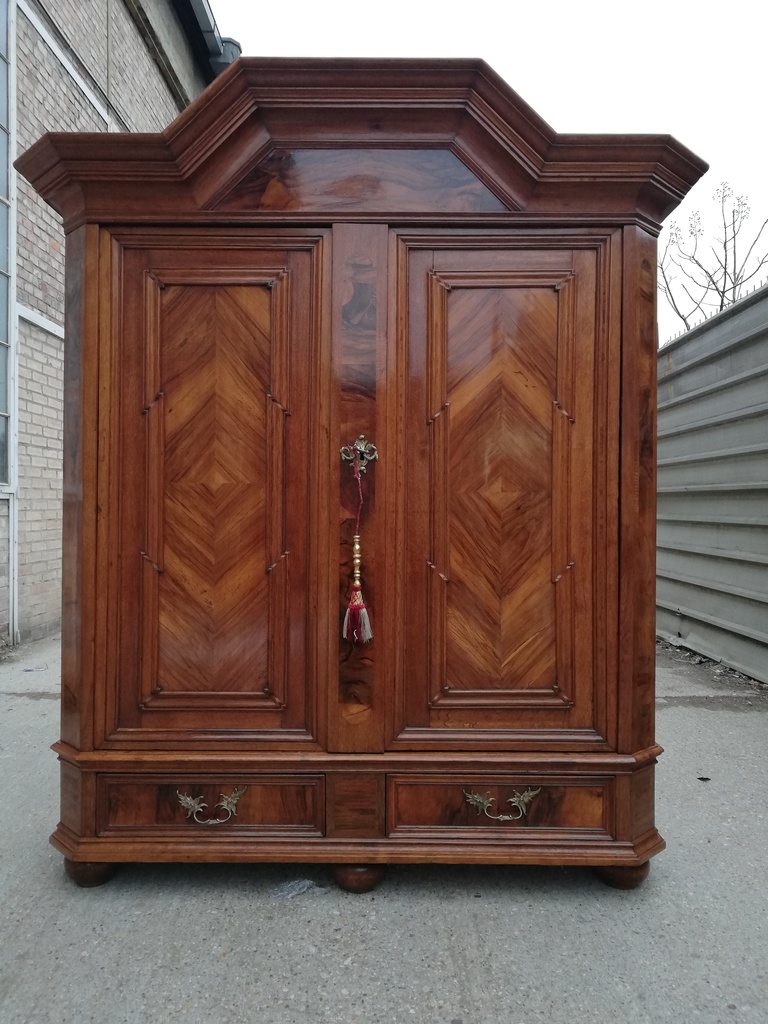 Barock Hallenschrank