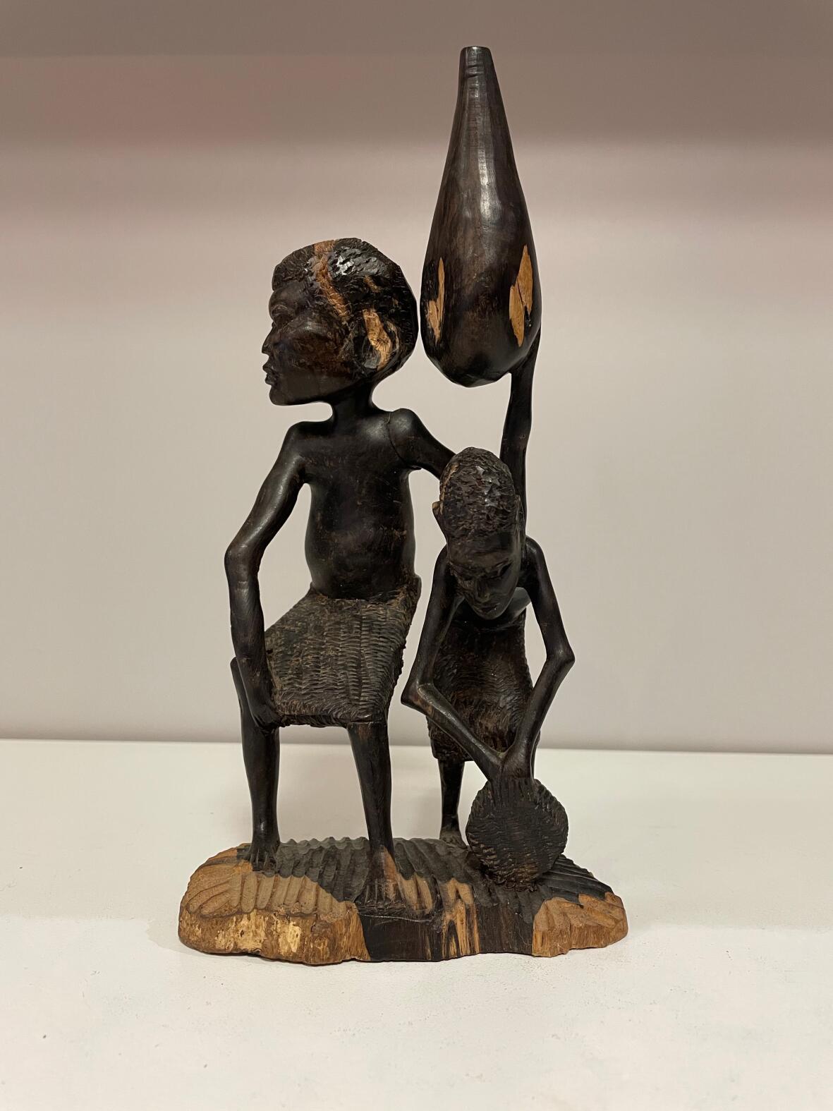 Kleinere Afrikanische Figurengruppe aus Holz