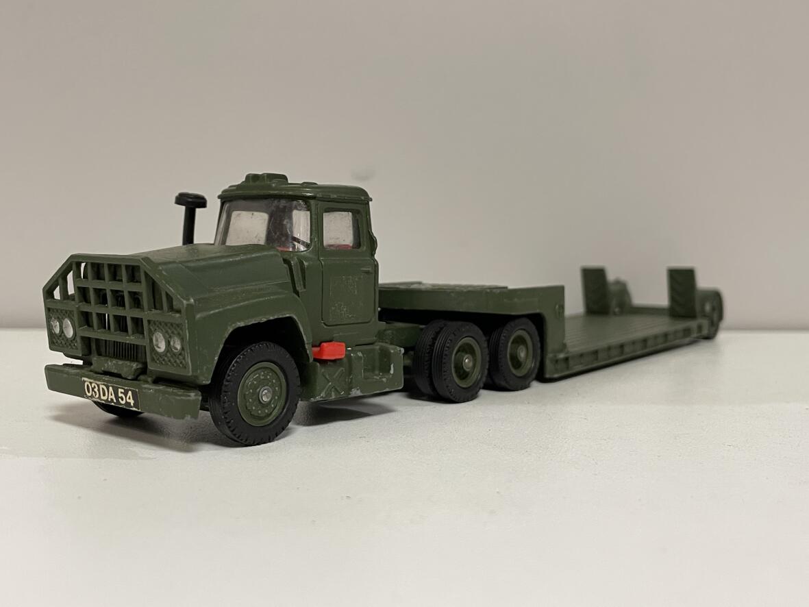 Corgi, Spielzeugsattelschlepper Major Mack Truck