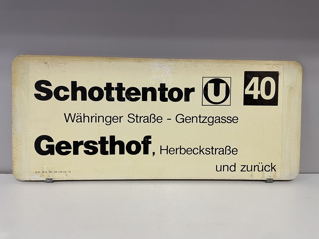 Wiener Straßenbahn, dreifache Routentafel Linien 9, 40 und 42